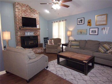 211 Fendler Pkwy, Pineville, LA 71360 - photo 2