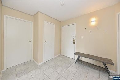 WELL-DESIGNED, FUNCTIONAL ENTRY