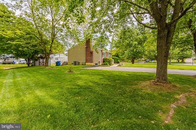 300 Denis Ln, Wallingford, PA 19086 - photo 4