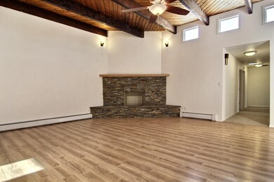 04 Living_Room_1