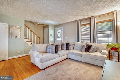 811 N Chapel Gate Ln, Baltimore, MD 21229 - photo 5