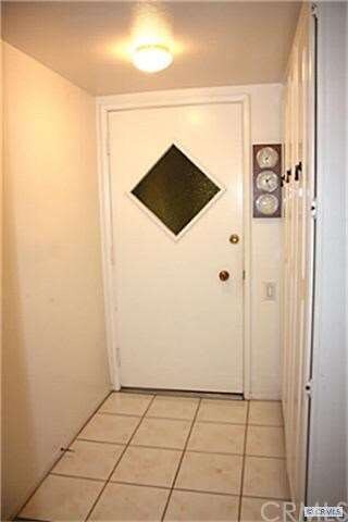 TILED FOYER ENTRY