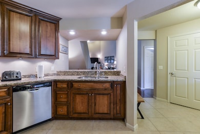 318 Wimbledon Dr 8