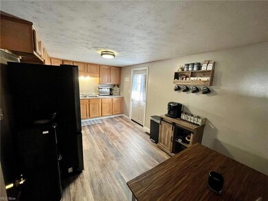 1490 Grant Ave, Coshocton, OH 43812 - photo 7