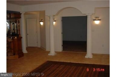 8929 Liberty Ln, Potomac, MD 20854 - photo 2