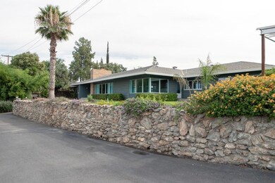 approaching from Highland Dr