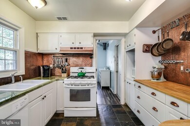 12406 Rustic Hill Dr, Bowie, MD 20715 - photo 6