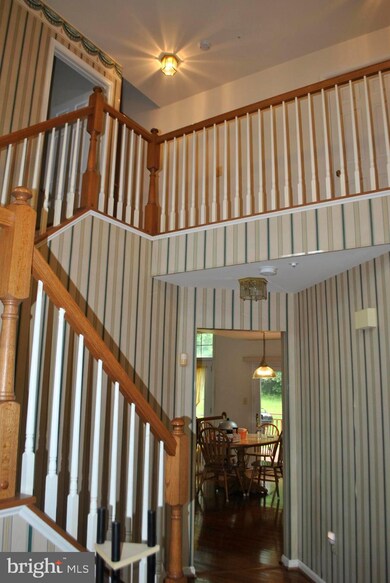 6305 Wood Pointe Dr unit PRIMARY BEDROOM, Glenn Dale, MD 20769 - photo 3