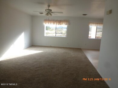 LIVING ROOM / GREAT ROOM
