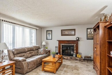 2116 E 25th St, Des Moines, IA 50317 - photo 4