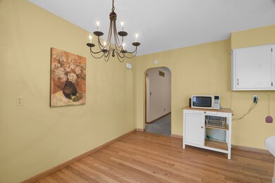 605 S Indiana St, Tuscola, IL 61953 - photo 5