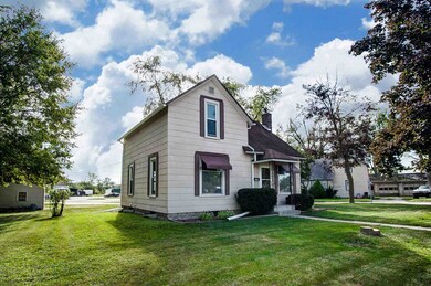 1726 Sprott St, Auburn, IN 46706 - photo 2