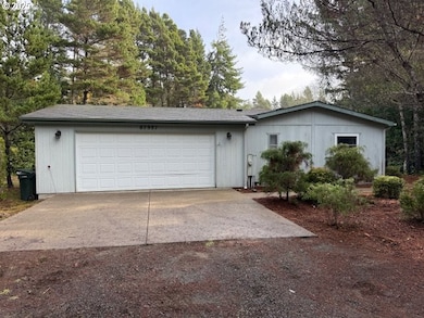 87987 Woodlands Dr, Florence, OR 97439 - photo 2