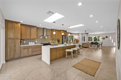 1540 E Cheery Lynn Rd, Phoenix, AZ 85014 - photo 3