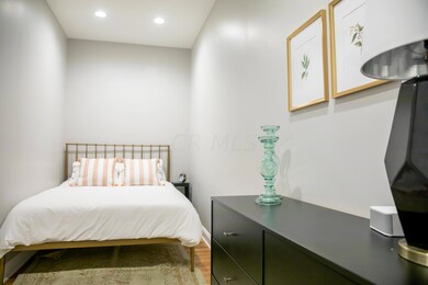 60 W Ave - Rear Apt-22