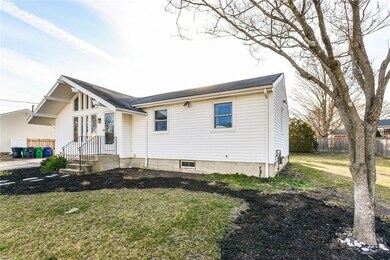 31 Glen Meadows Ct, Warwick, RI 02889 - photo 2