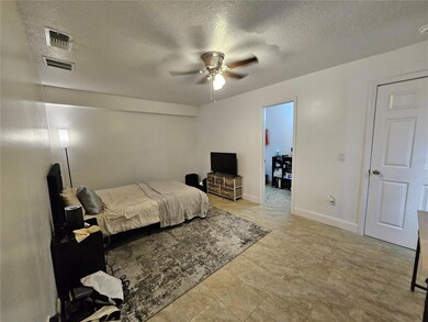 624 Australian Way unit B, Davenport, FL 33897 - photo 4