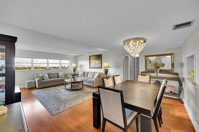 The Tower at Port Royale unit 1009, Fort Lauderdale, FL 33308 - photo 4