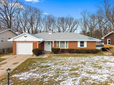 2711 W Castle Ct, Peoria, IL 61614 - photo 4