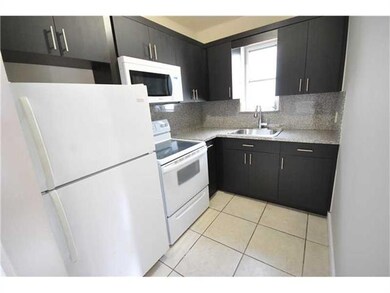 7910 Byron Ave unit 6, Miami Beach, FL 33141 - photo 4