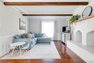 Exudes charm with exposed beams and painted wood b