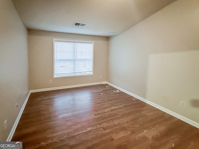 2837 Laurel Ridge Cir, Atlanta, GA 30344 - photo 3