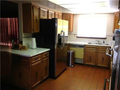 562 Lafayette Dr, El Paso, TX 79915 - photo 7