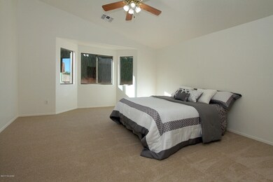 Master w Bay Window