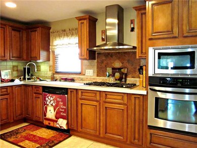 179 Patton Rd, Woonsocket, RI 02895 - photo 3