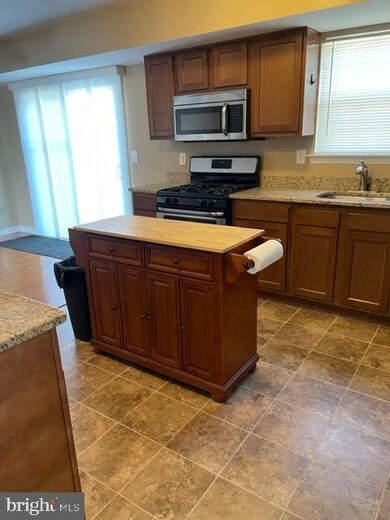 76 Amherst Dr, Burlington, NJ 08016 - photo 5