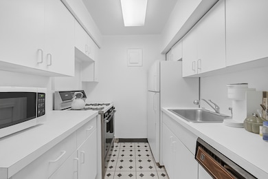 100 W 57th St unit 18I, New York, NY 10019 - photo 6