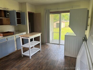 311 N Broadway St, Stigler, OK 74462 - photo 5