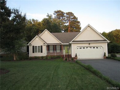 Beautiful curb appeal, professionally maintained c