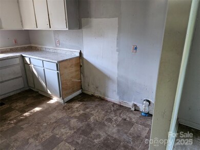 211 Putnam St, Shelby, NC 28152 - photo 7
