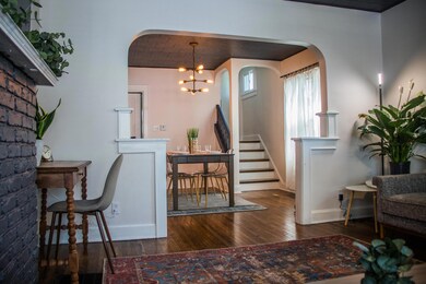 Dinning Room 834