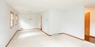 3004 S Melrose Dr, Louisville, KY 40299 - photo 5