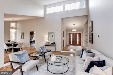 8613 Carlynn Dr, Bethesda, MD 20817 - photo 2