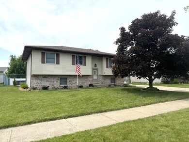 208 Locust Ave S, Hebron, IN 46341 - photo 3