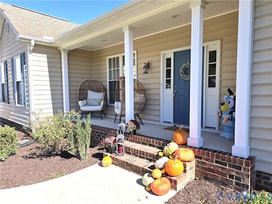 68 Fitzhugh St, White Stone, VA 22578 - photo 4