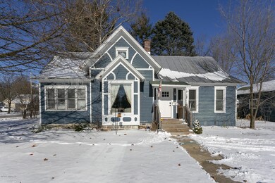 423 Foreman St SE, Lowell, MI 49331 - photo 2