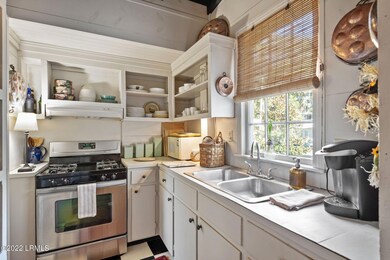 908 Scott St, Beaufort, SC 29902 - photo 7