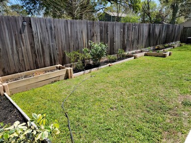 507 S Walnut St, Tomball, TX 77375 - photo 6