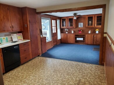 33 Lazarz St, Ludlow, MA 01056 - photo 5