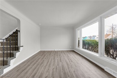 19504 Longview Ave, Maple Heights, OH 44137 - photo 4