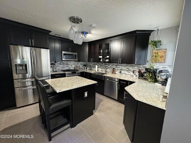 909 Scarlet Oak Ave, Toms River, NJ 08755 - photo 4