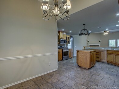 14941 Jordan Ct, Glenpool, OK 74033 - photo 7