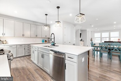 18238 Summit Pointe Dr, Dumfries, VA 22026 - photo 6