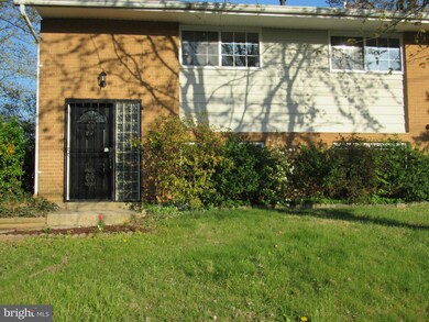 700 Booker Dr, Capitol Heights, MD 20743 - photo 2