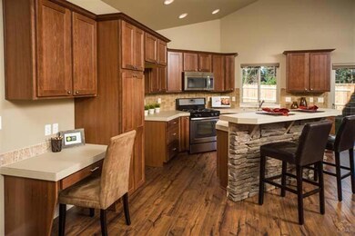 60959 Miles Ct, Bend, OR 97702 - photo 3