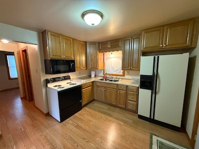 2125 Riverview Dr, Green Bay, WI 54303 - photo 5